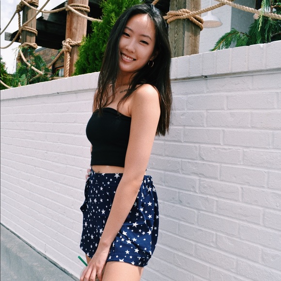 • Star Shorts • - Picture 2 of 3